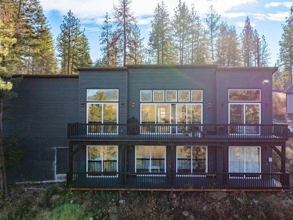 21125 N Byrne Ln, Nine Mile Falls, WA 99026