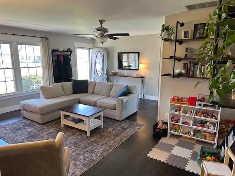 1020 Crestview Drive, Troy, OH 45373 Photo 4