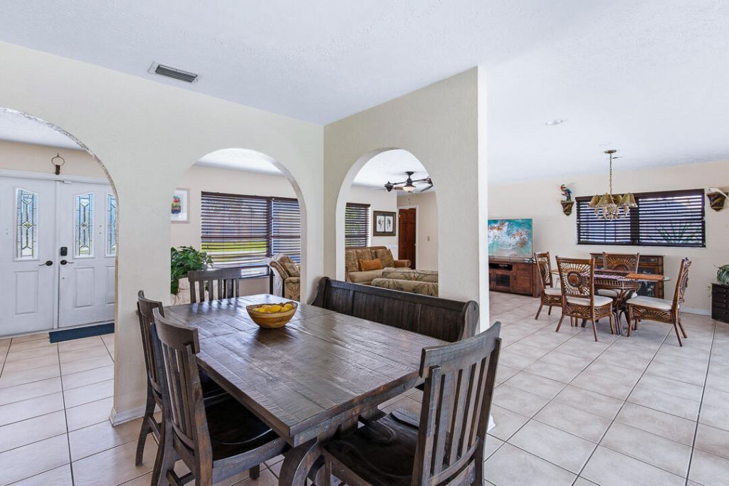 343 SE Verada Avenue, Port Saint Lucie, FL 34983 Photo