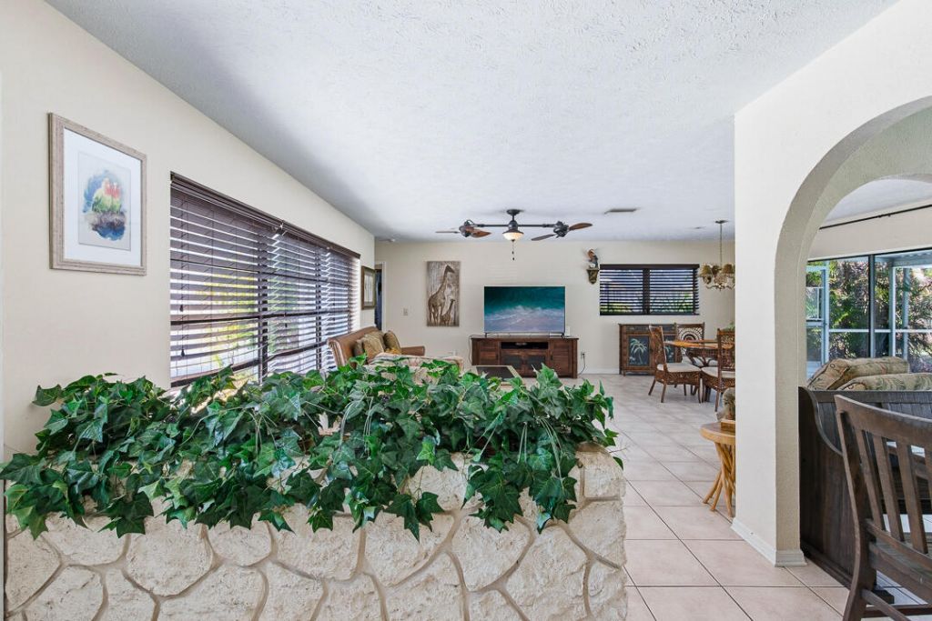 343 SE Verada Avenue, Port Saint Lucie, FL 34983 Photo