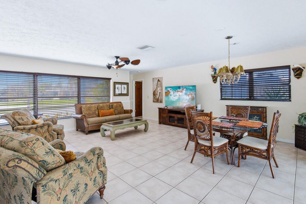 343 SE Verada Avenue, Port Saint Lucie, FL 34983 Photo