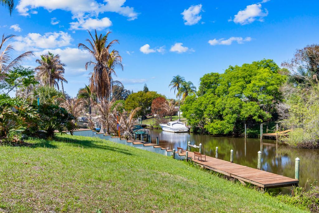 343 SE Verada Avenue, Port Saint Lucie, FL 34983 Photo