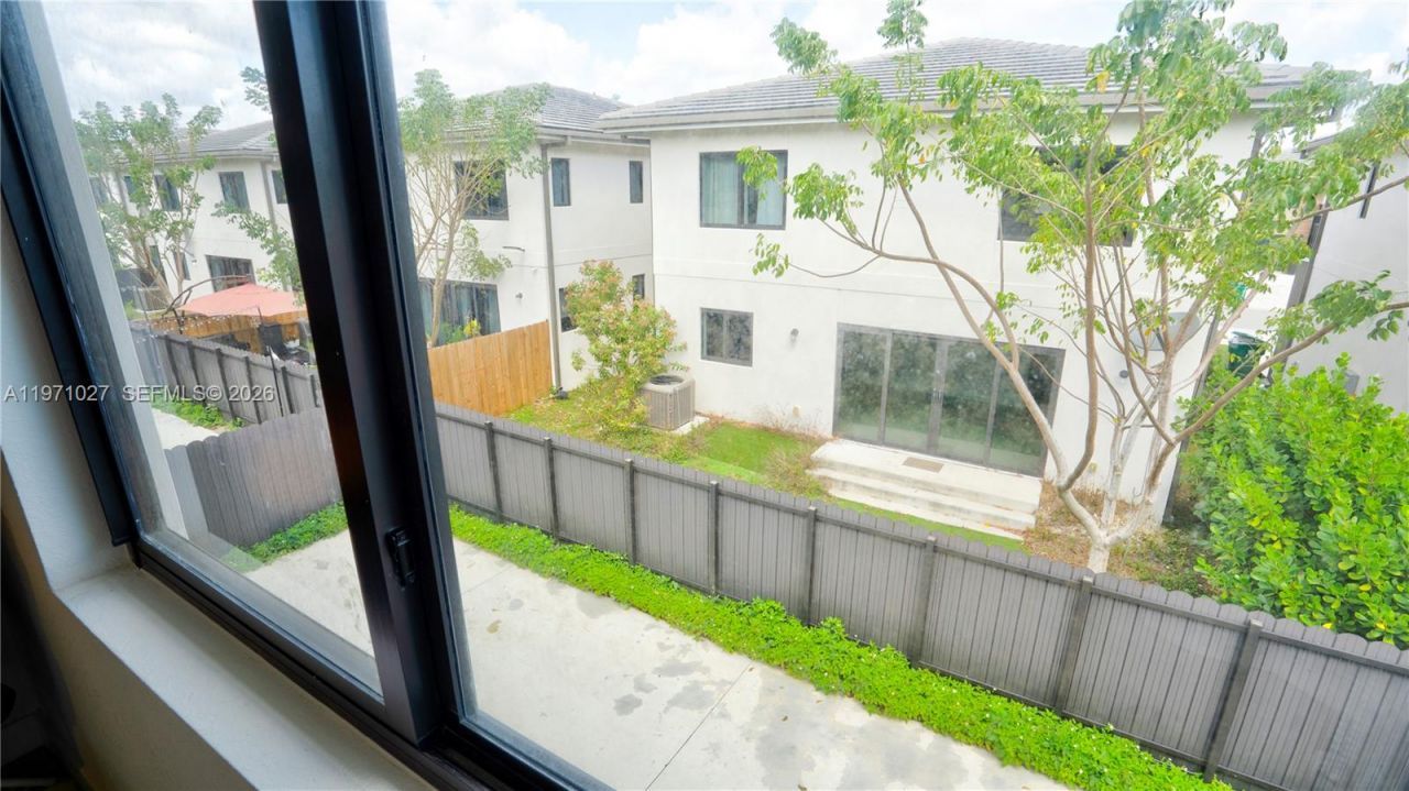 1168 NW 1st St, Florida City, FL 33034 Photo
