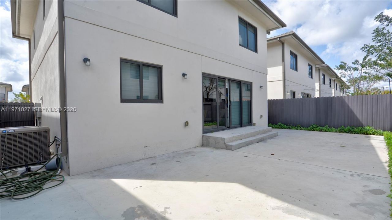 1168 NW 1st St, Florida City, FL 33034 Photo