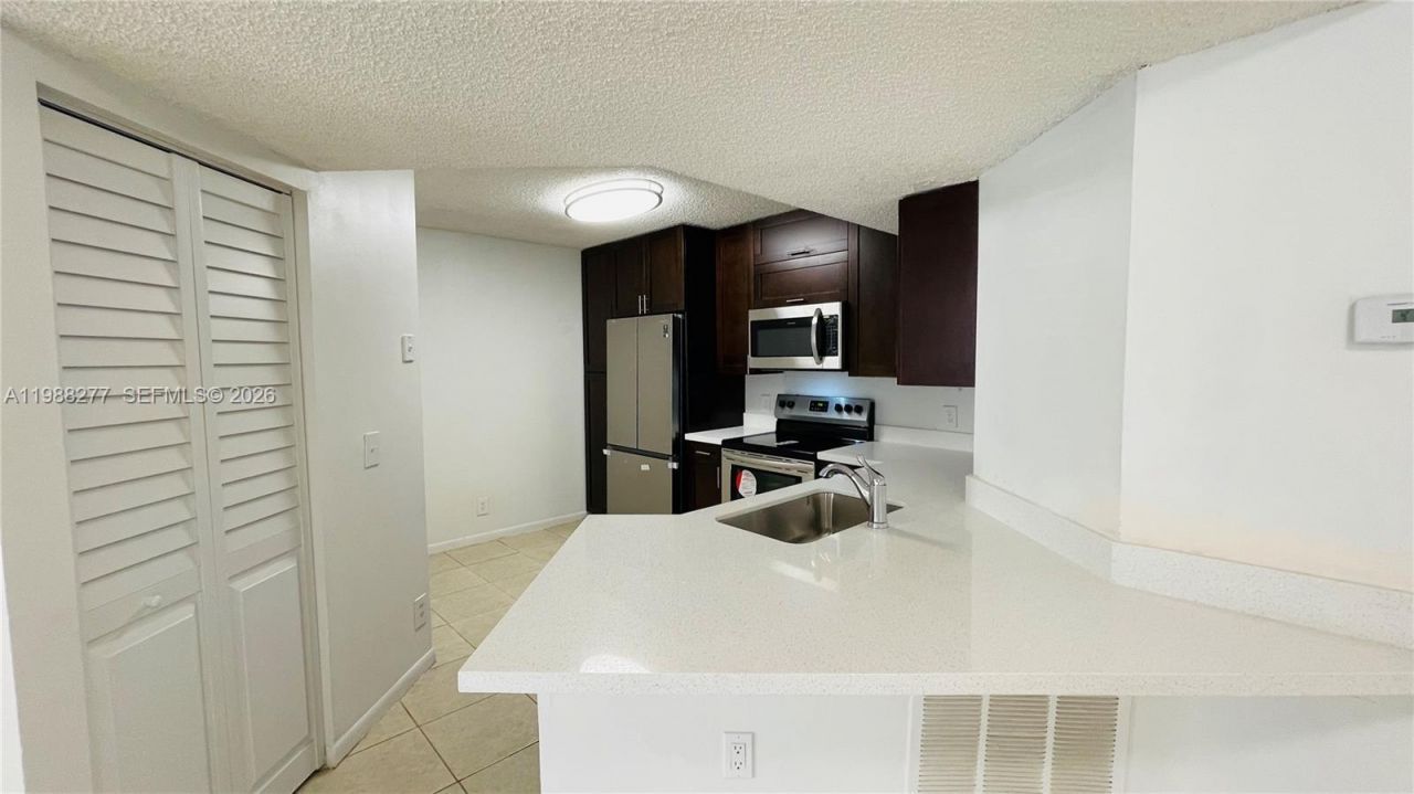 8871 Wiles Rd, Unit 105, Coral Springs, FL 33067 Photo