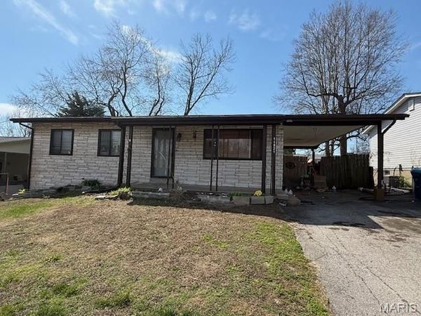 11924 Glenridge Drive, Maryland Heights, MO 63043