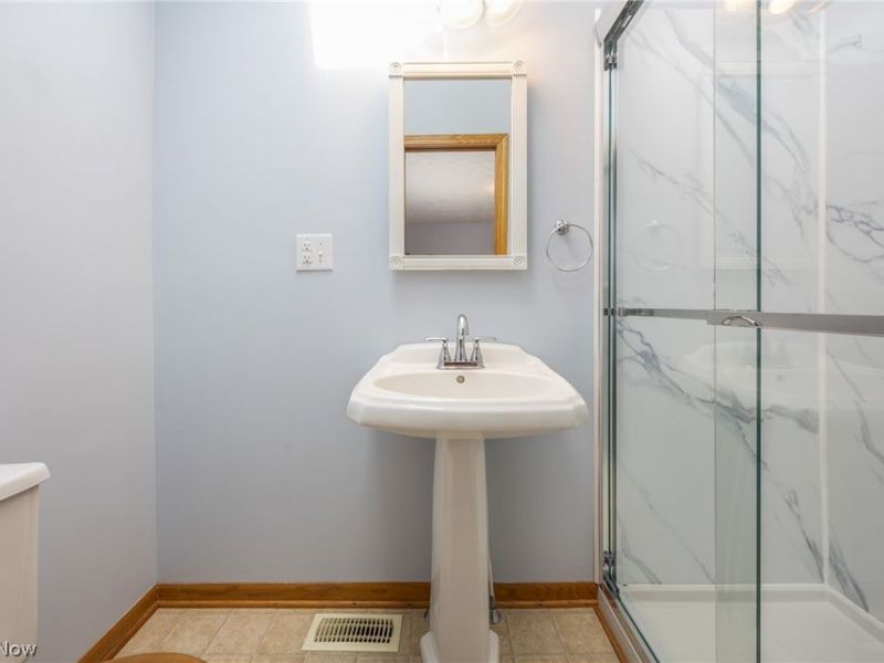 206 Ellsworth Drive, Marietta, OH 45750 Photo 21