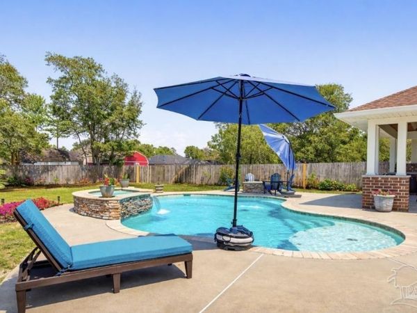 6528 Fairmont St, Navarre, FL 32566