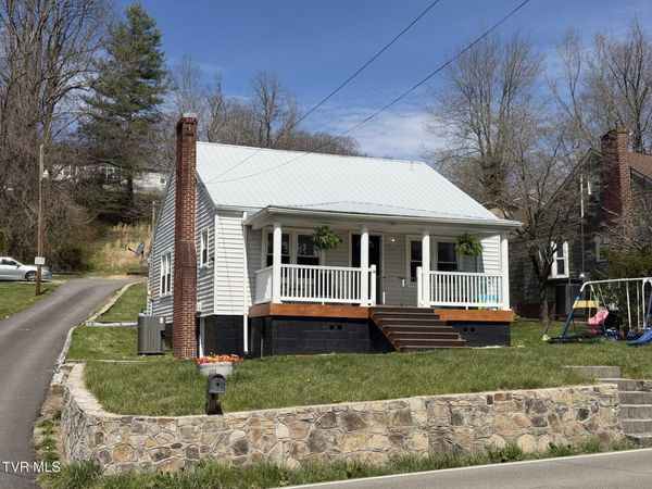 723 Northeast Park Avenue, Norton, VA 24273