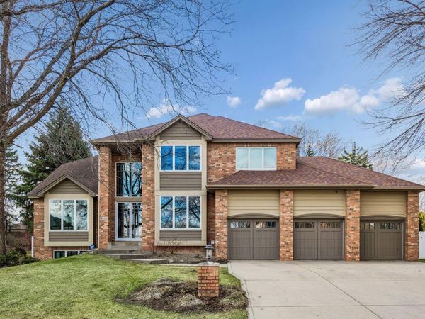 9118 Victoria Drive, Eden Prairie, MN 55347