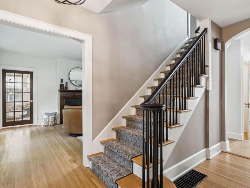 2564 Sherwood Road, Columbus, OH 43209 Photo 3