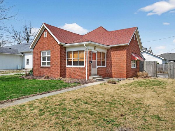 122 E Adams Street, Tipton, IN 46072