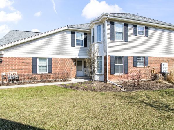 1233 S Wellington Court , Buffalo Grove, IL 60089