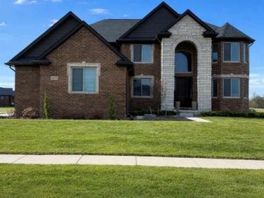 15870 Via Manzoni, Macomb Twp, MI 48042
