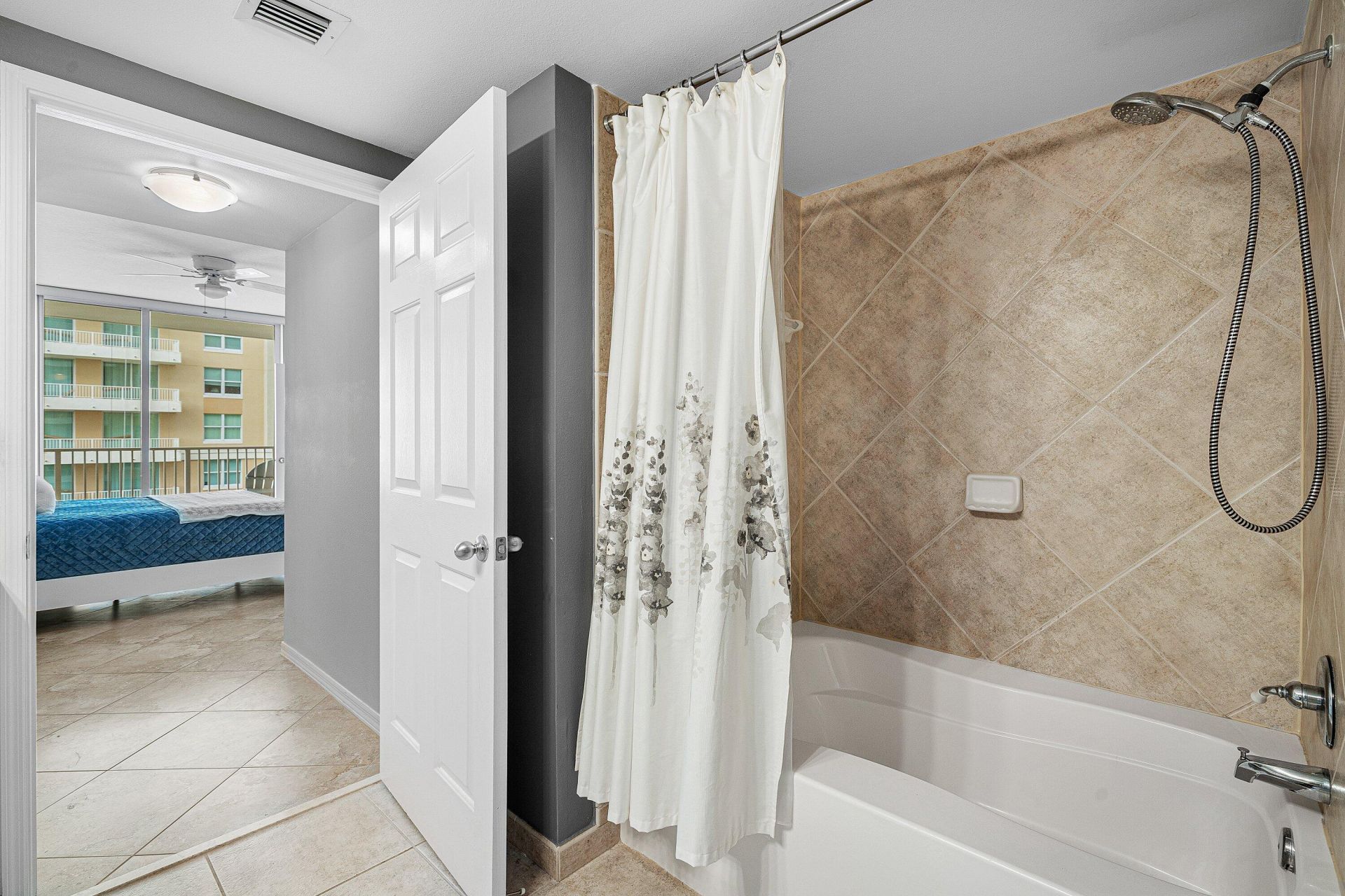 700 E Boynton Beach Boulevard, Unit 803, Boynton Beach, FL 33435 Photo