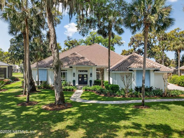 196 TWELVE OAKS Lane, Ponte Vedra Beach, FL 32082