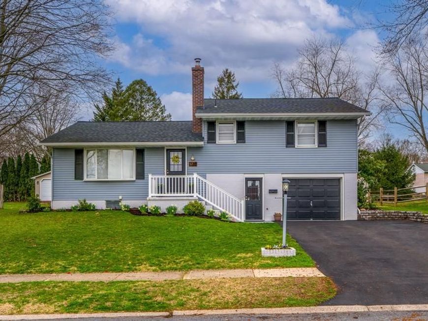 17 Briarcliff Road , Elizabethtown, PA 17022 Main Photo