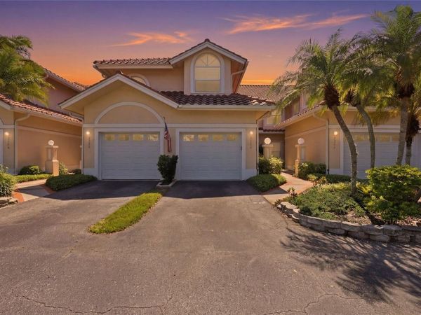 5588 GOLF POINTE DRIVE , Unit 1, SARASOTA, FL 34243