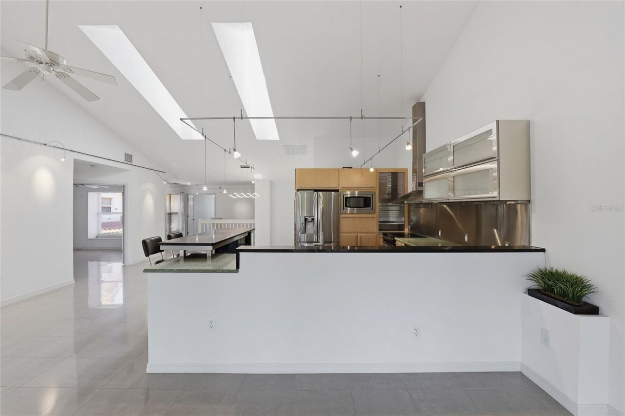 5588 Golf Pointe Drive , Unit 1, Sarasota, FL 34243 Photo