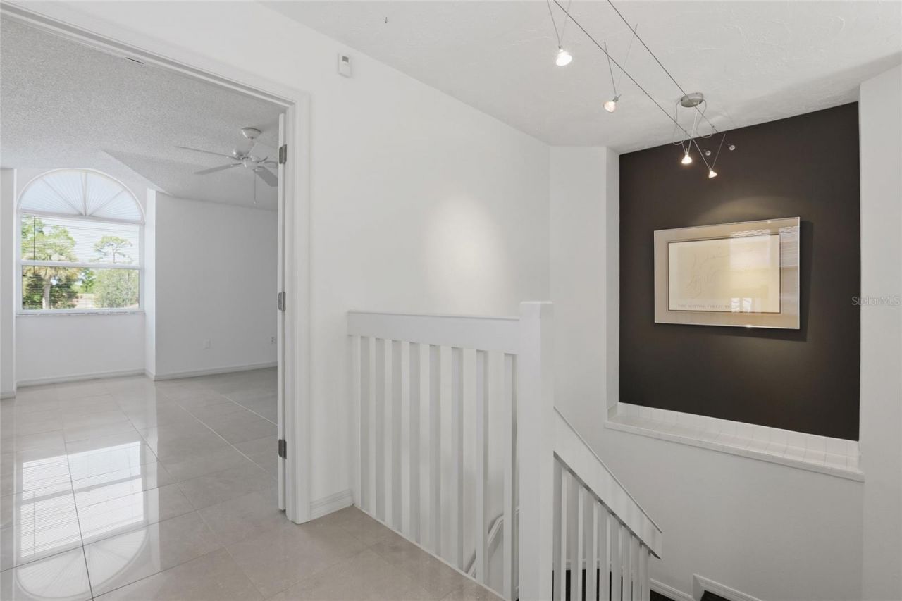 5588 Golf Pointe Drive , Unit 1, Sarasota, FL 34243 Photo