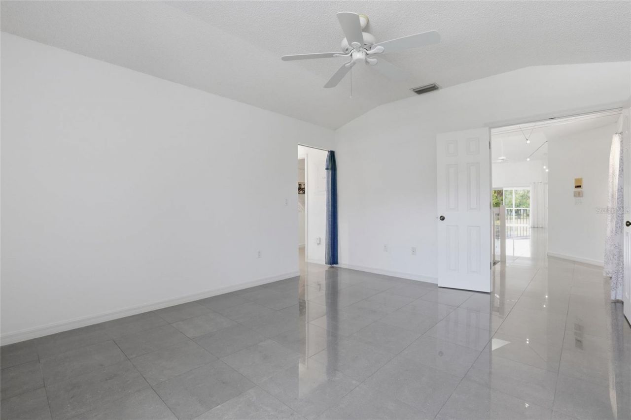 5588 Golf Pointe Drive , Unit 1, Sarasota, FL 34243 Photo