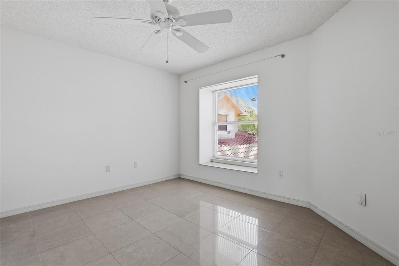 5588 Golf Pointe Drive , Unit 1, Sarasota, FL 34243 Photo