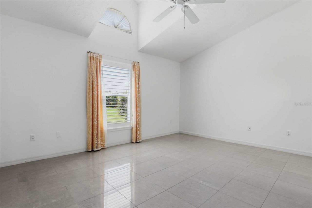 5588 Golf Pointe Drive , Unit 1, Sarasota, FL 34243 Photo