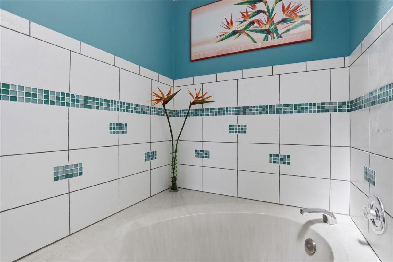 5588 Golf Pointe Drive , Unit 1, Sarasota, FL 34243 Photo