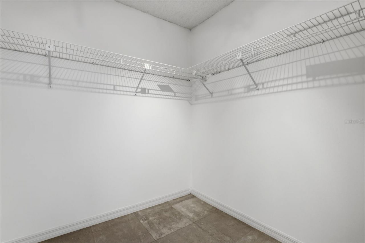 5588 Golf Pointe Drive , Unit 1, Sarasota, FL 34243 Photo