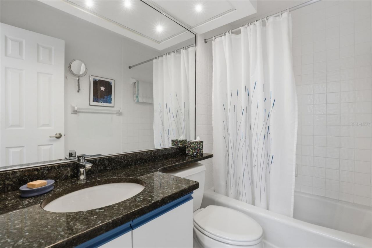 5588 Golf Pointe Drive , Unit 1, Sarasota, FL 34243 Photo