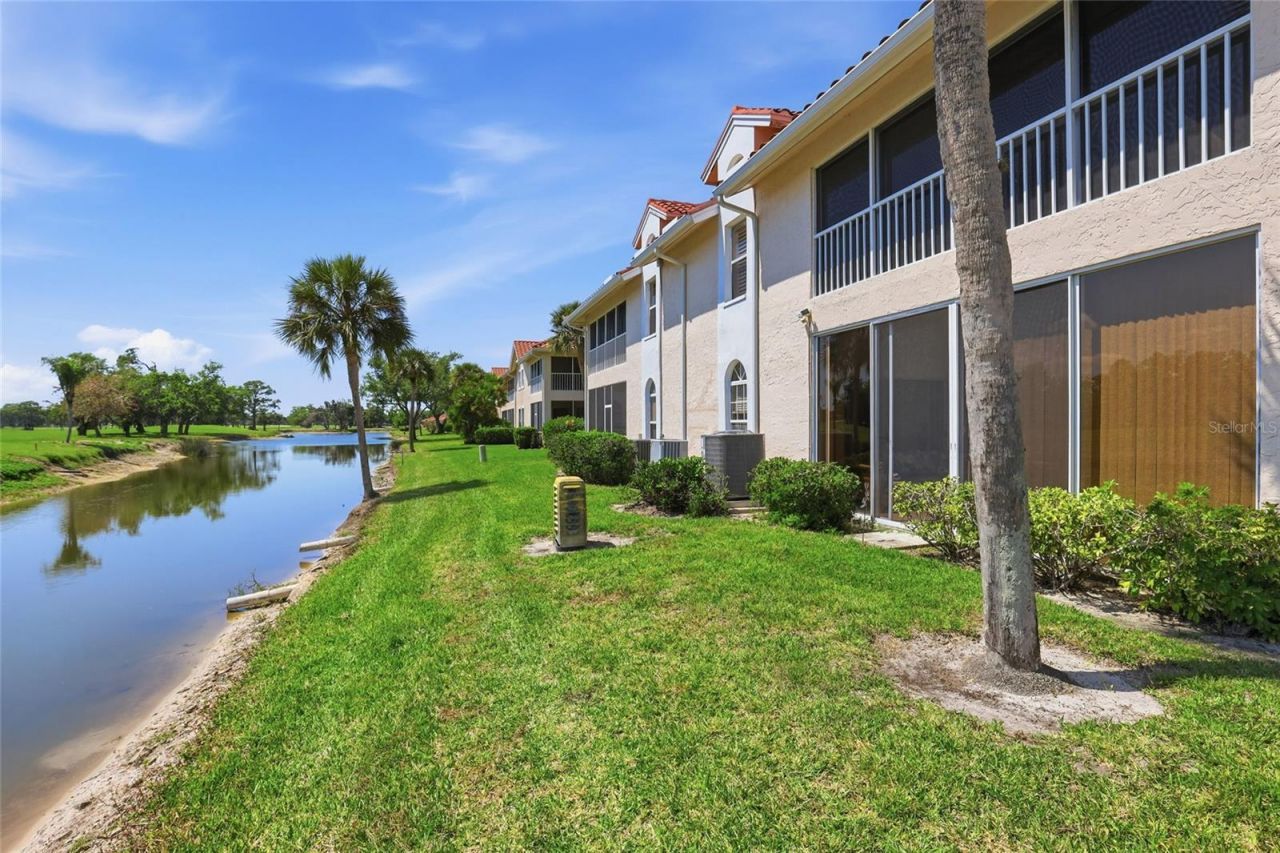 5588 Golf Pointe Drive , Unit 1, Sarasota, FL 34243 Photo