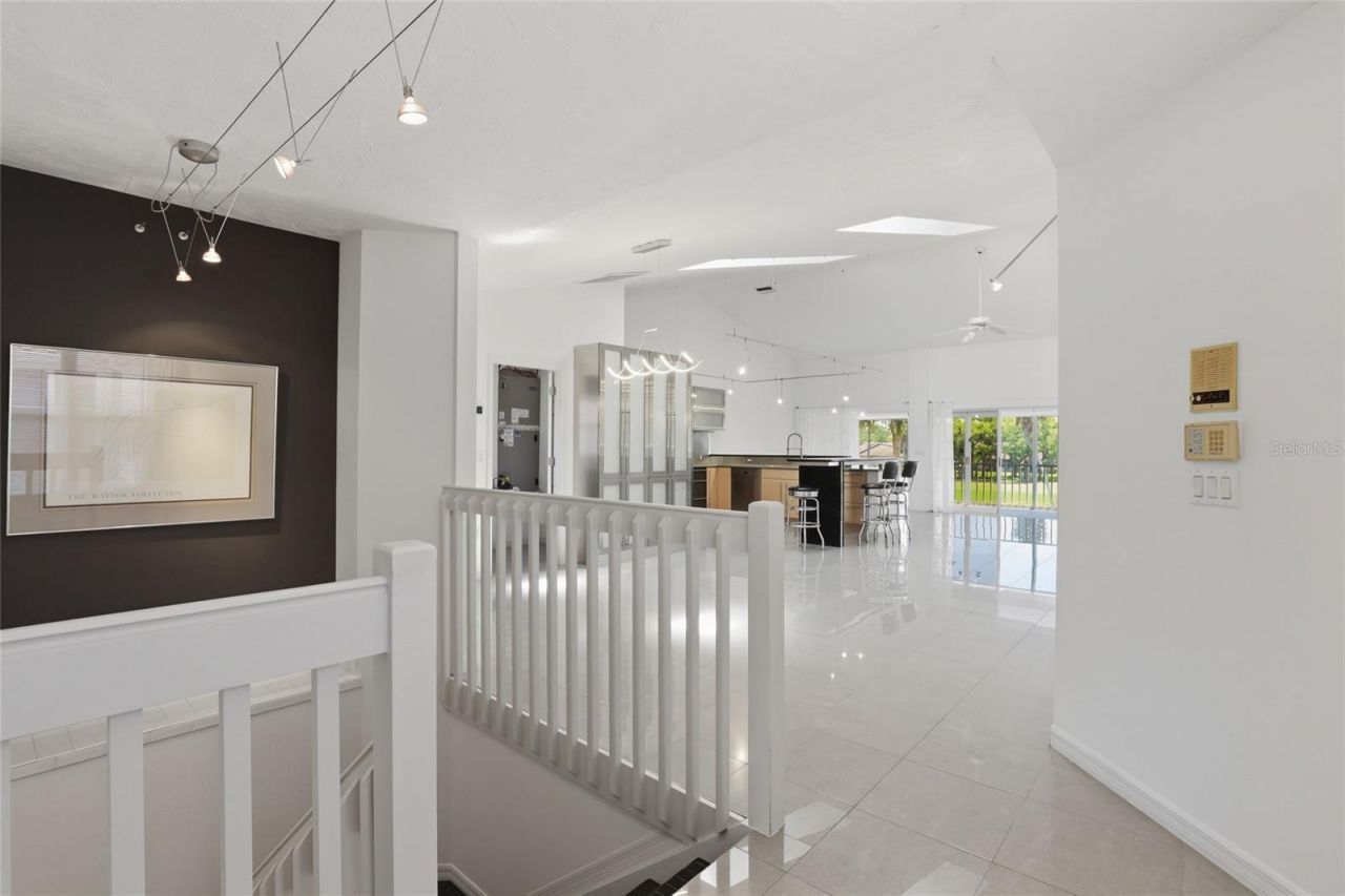 5588 Golf Pointe Drive , Unit 1, Sarasota, FL 34243 Photo