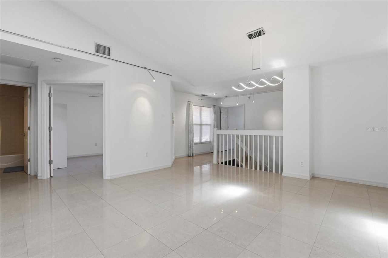 5588 Golf Pointe Drive , Unit 1, Sarasota, FL 34243 Photo