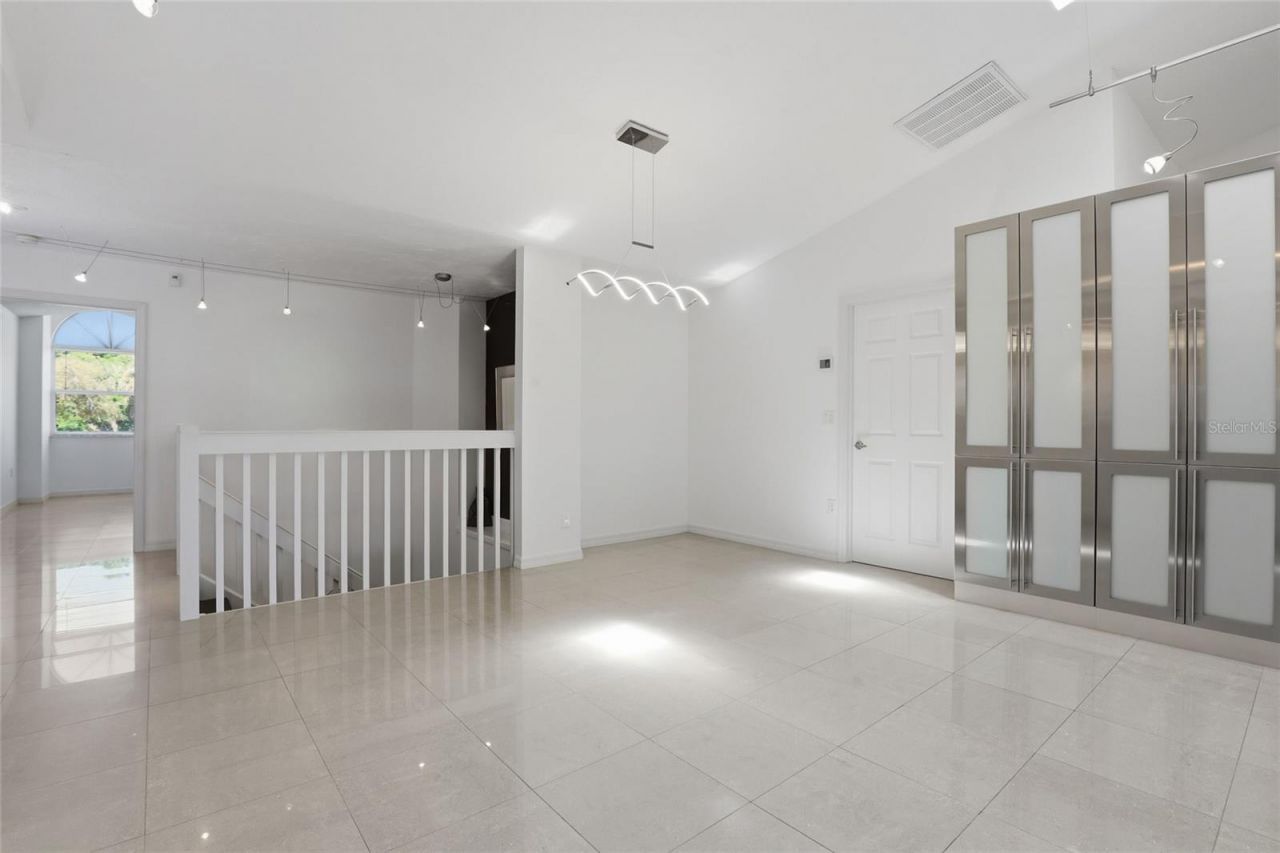 5588 Golf Pointe Drive , Unit 1, Sarasota, FL 34243 Photo