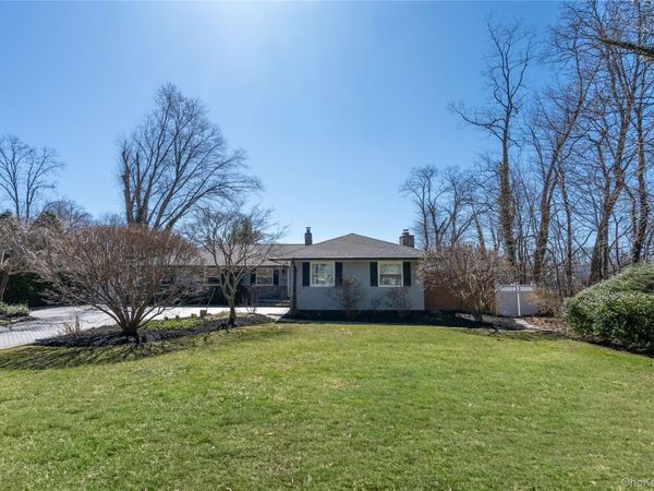 6 Edcris Lane , Huntington, NY 11743