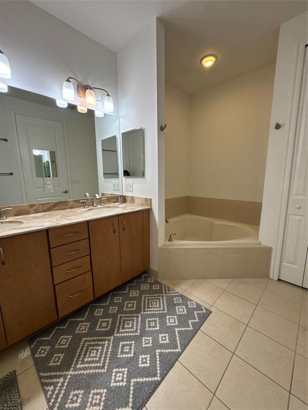 127 Riverwalk Circle W, Plantation, FL 33325 Photo