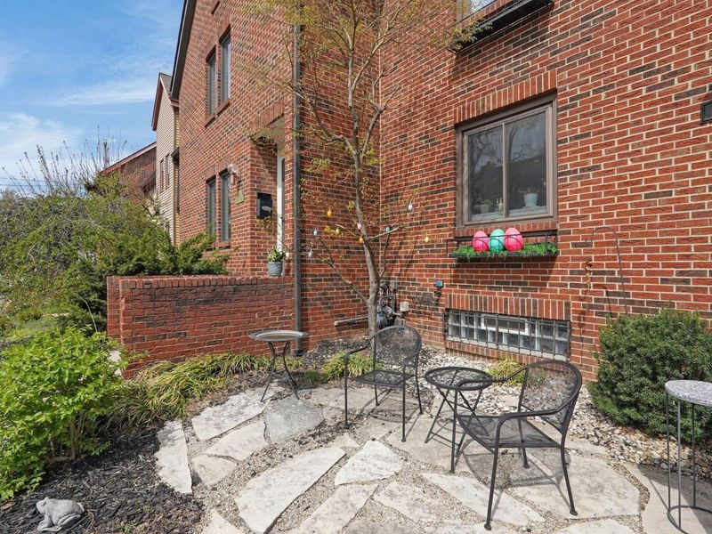 140 Price Avenue, Columbus, OH 43201 Photo 2