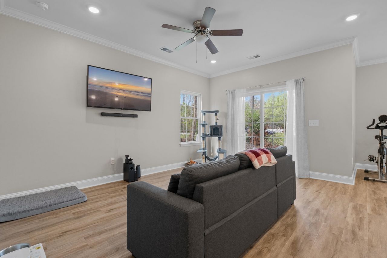 1205 Rosehaven Dr.  Photo 6