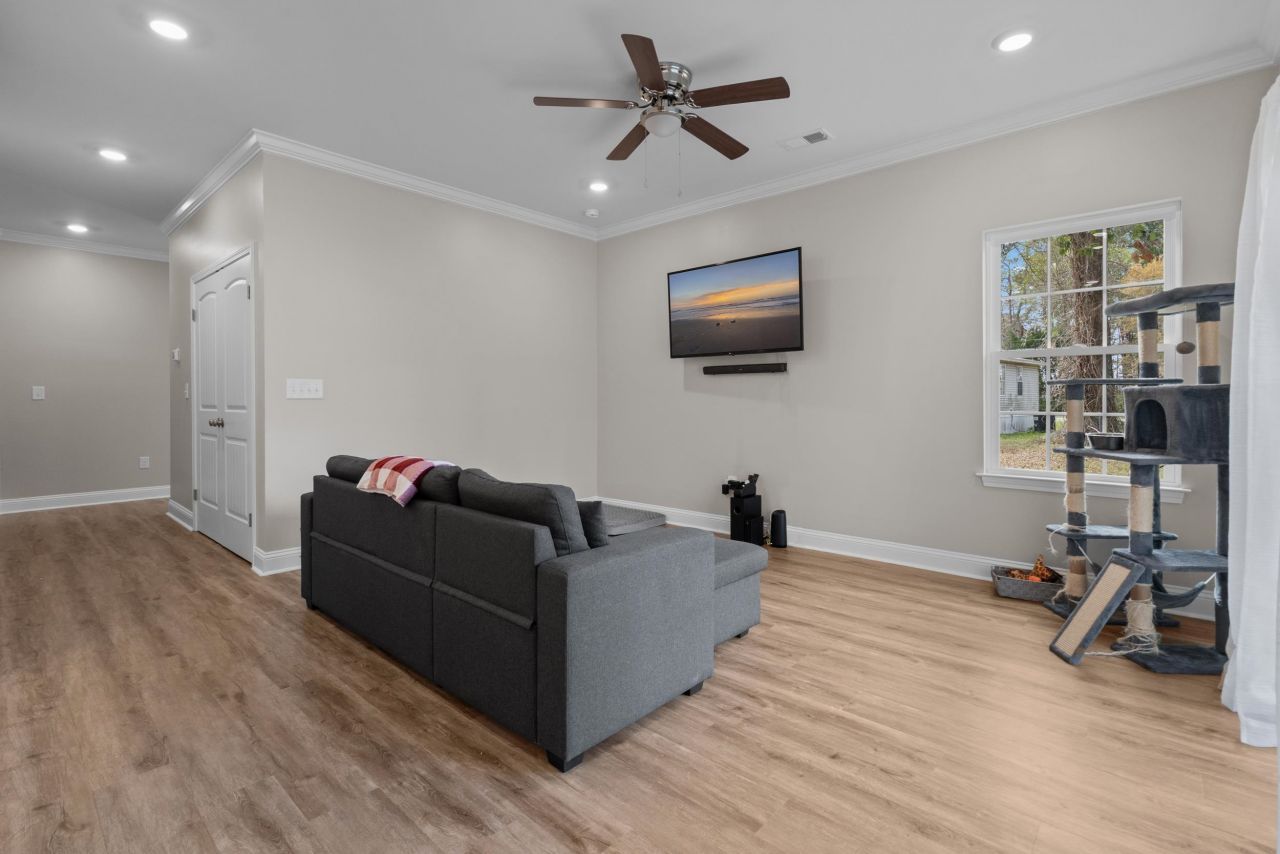 1205 Rosehaven Dr.  Photo 7