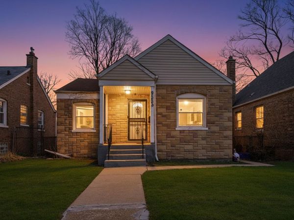 9553 S Greenwood Avenue , Chicago, IL 60628