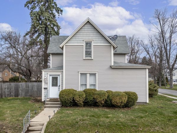 705 Institute Street, Valparaiso, IN 46383