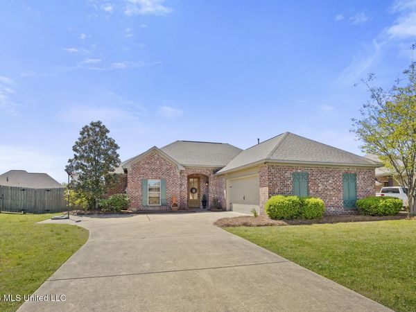 200 Lakeway Drive, Gluckstadt, MS 39110