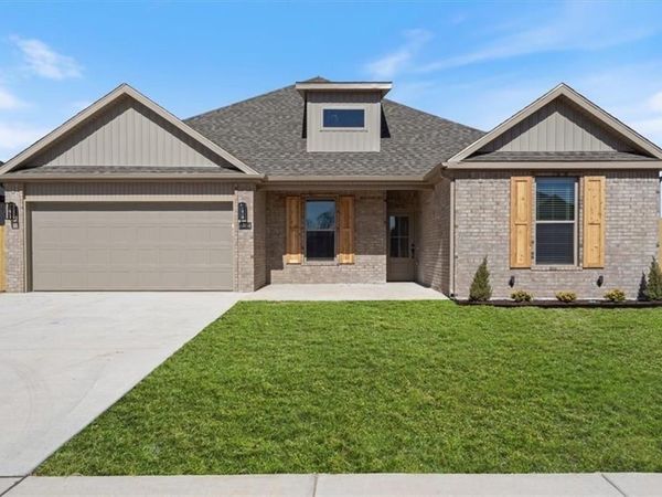 6804 SW Basswood Avenue , Bentonville, AR 72713