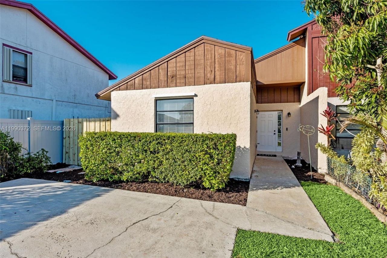 1187 The 12th Fairway , Wellington, FL 33414 Photo