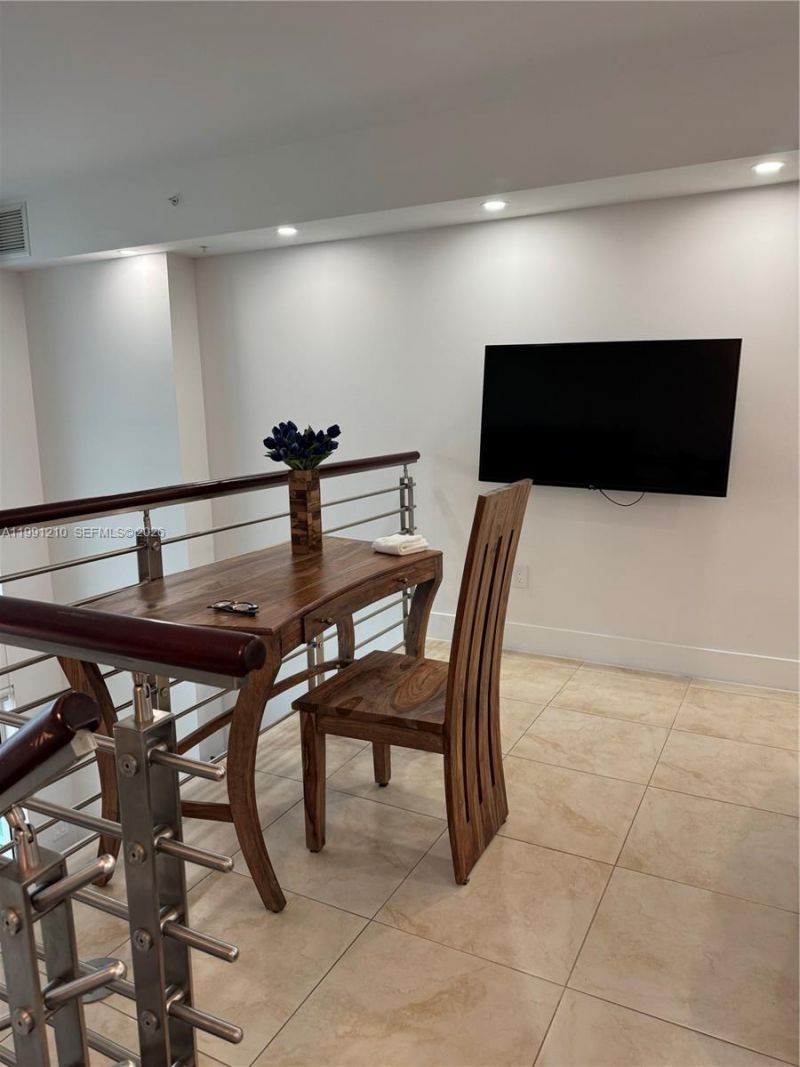 41 SE 5th St, Unit 2305, Miami, FL 33131 Photo