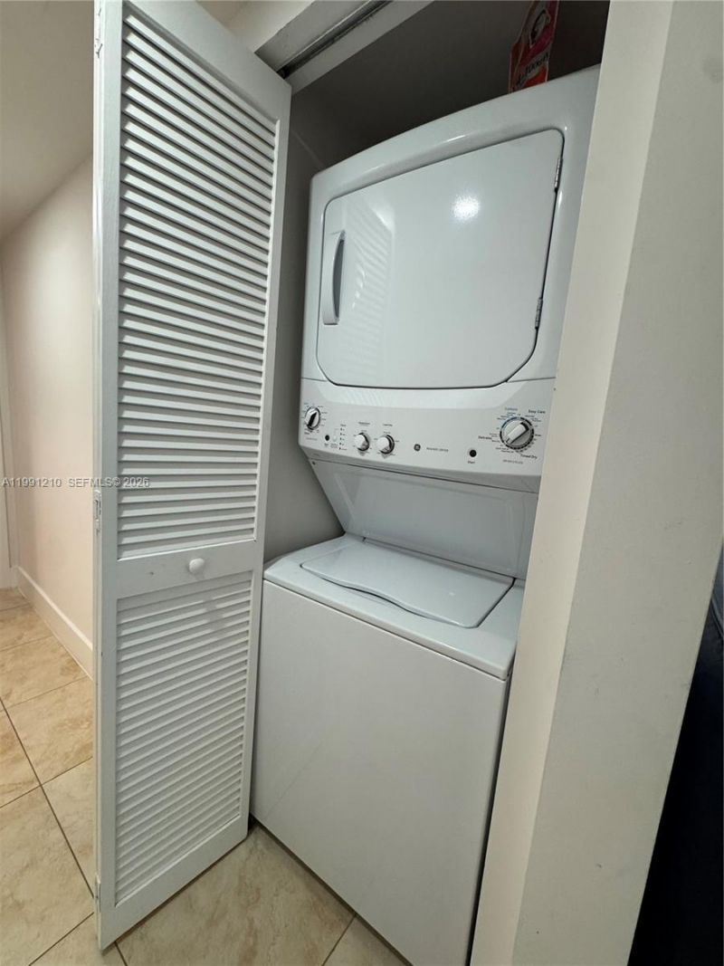 41 SE 5th St, Unit 2305, Miami, FL 33131 Photo