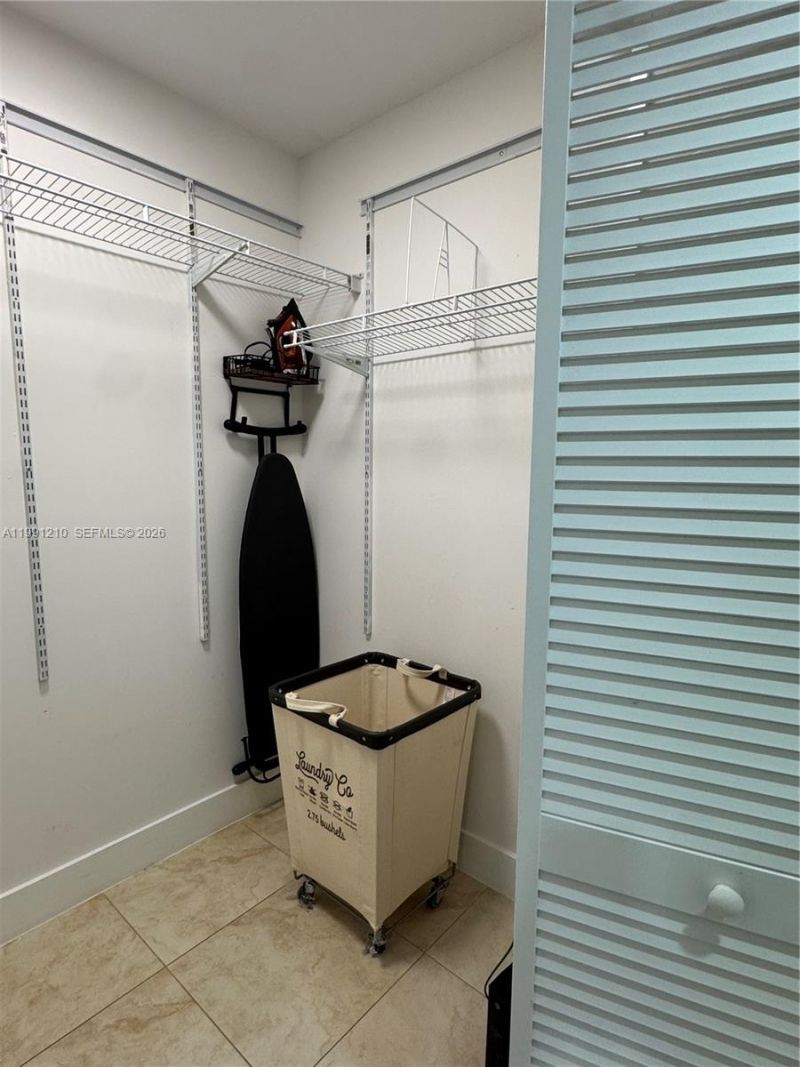 41 SE 5th St, Unit 2305, Miami, FL 33131 Photo