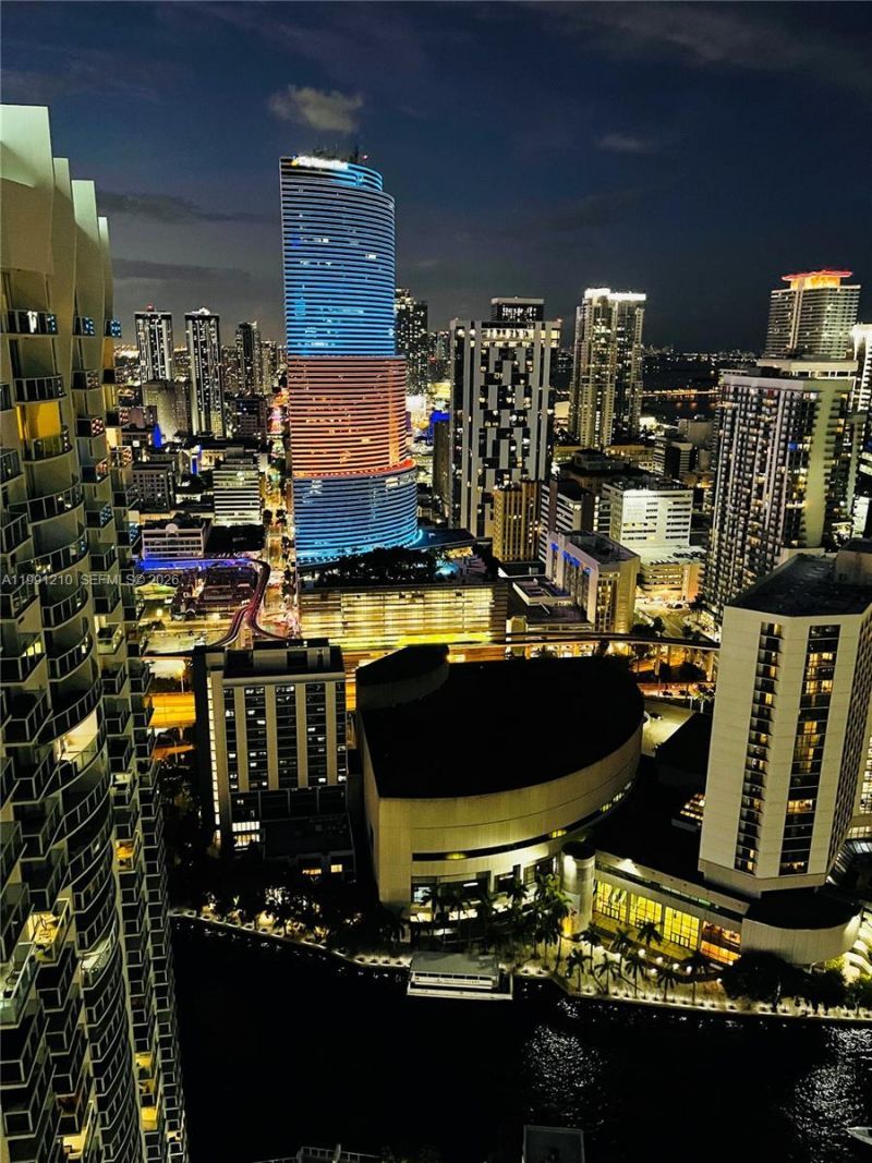 41 SE 5th St, Unit 2305, Miami, FL 33131 Photo
