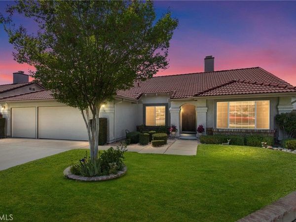 927 Knightsbridge, Redlands, CA 92374