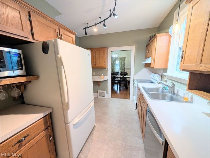 2002 Kirk Court NW, Canton, OH 44709 Photo 12